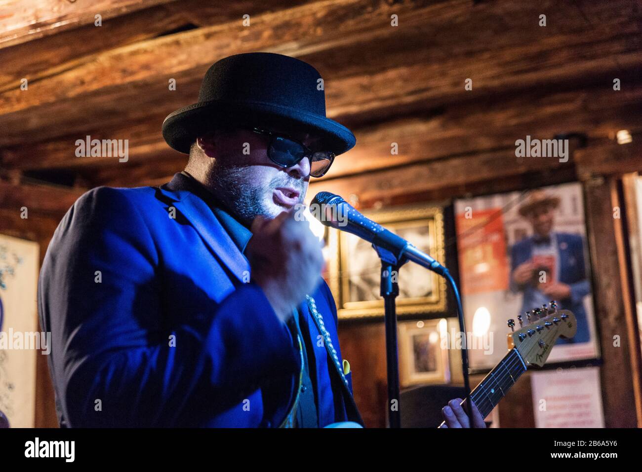 New York City, USA - 4. August 2018: Jazzband, die in einem Auftritt in Paris Blues Harlem in Harlem, New York City, USA spielt Stockfoto