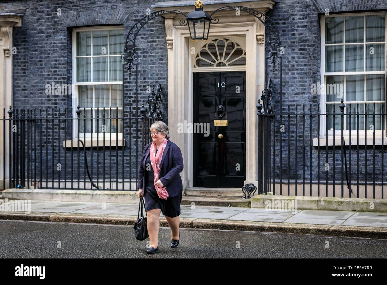 Downing Street, London, Thérèse Coffey verlässt die Nummer 10, sie bleibt Außenministerin im Ministerium für Arbeit und Renten in der Regierung re-shuff Stockfoto