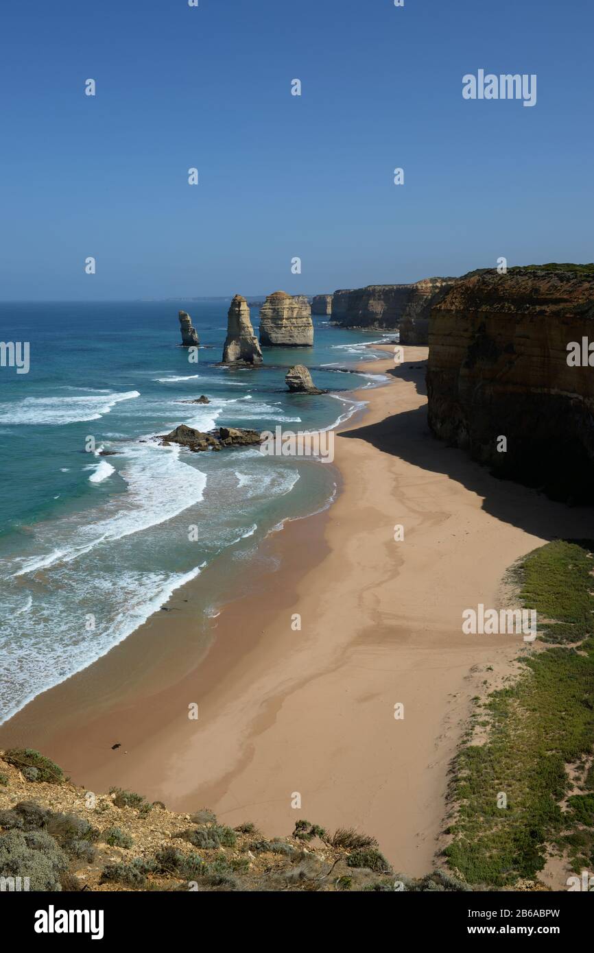 Die Twelve Apostles sind eine der markantesten Felsformationen der Welt an der Great Ocean Road, Victoria, Australien. Stockfoto