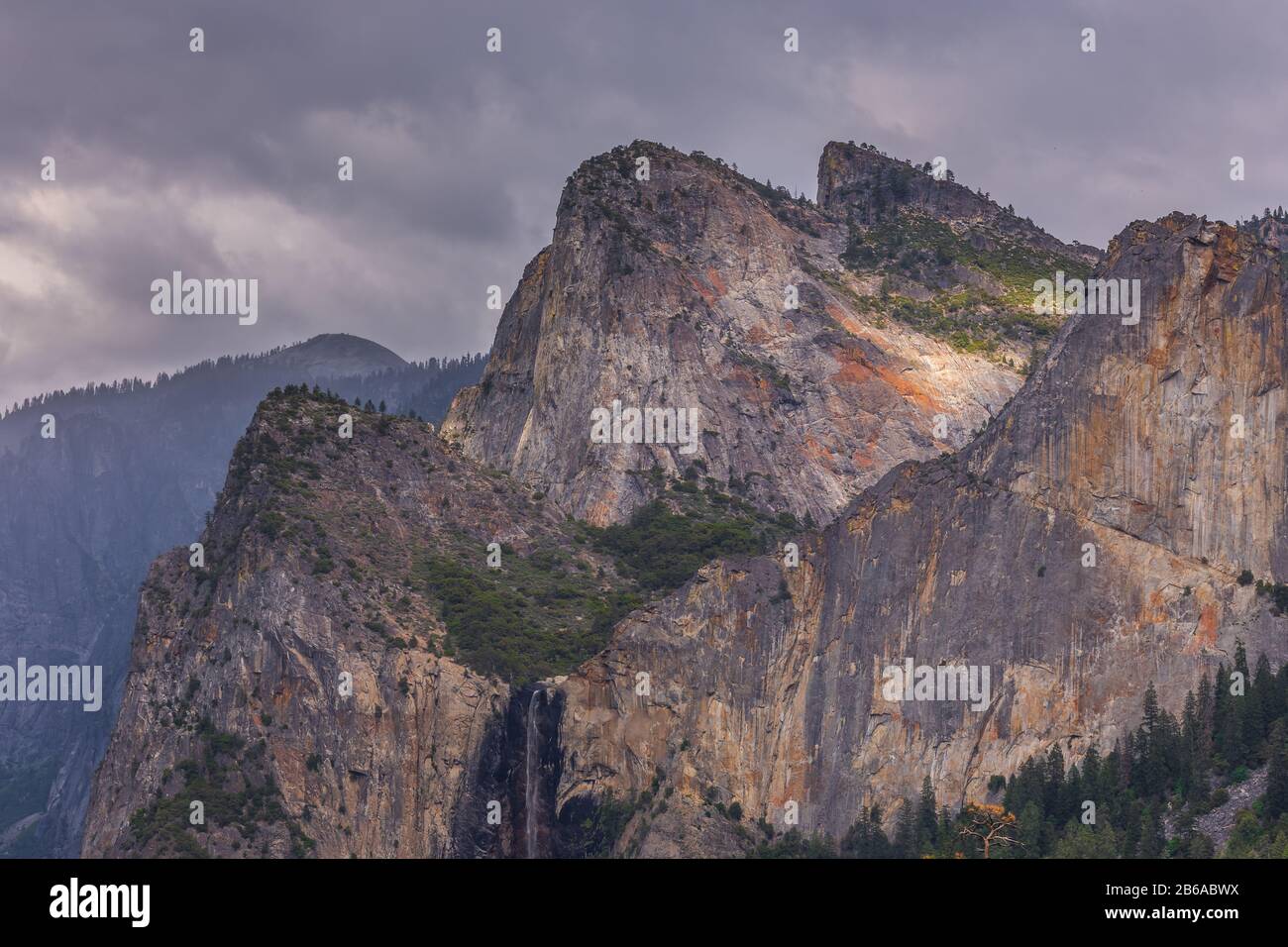 Blick vom Artist Point Trail im Yosemite National Park im Yosemite Valley, Kalifornien, USA. Stockfoto