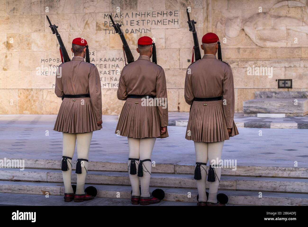 Athen, Griechenland - 9. Oktober 2019 - Wachwechsel am Grab des Unkonwn Soldaten im Präsidentenhaus am Syntagma-Platz. Stockfoto