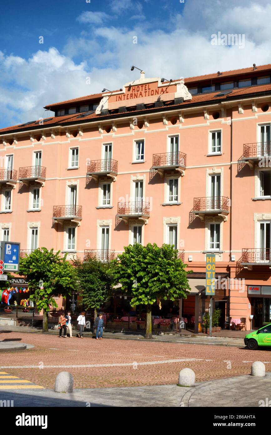 Bellinona, SCHWEIZ - 4. JULI 2014: Das Hotel International, Bellinona. Das Hotel bietet luxuriöse Unterkünfte und liegt zentral in der Nähe des Stockfoto