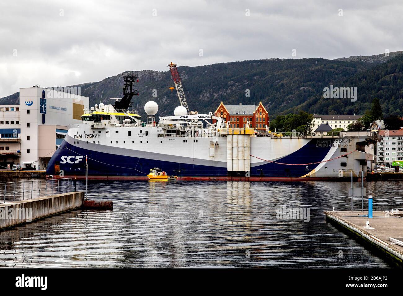 Russische Forschung / Untersuchung geophysikalisches Erkundungsschiff Iwan Gubkin am Dokkssjaerskaien Kai im Hafen von Bergen, Norwegen. Stockfoto