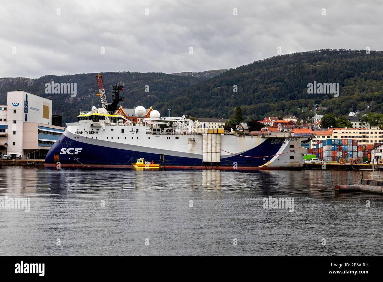 Russische Forschung / Untersuchung geophysikalisches Erkundungsschiff Iwan Gubkin am Dokkssjaerskaien Kai im Hafen von Bergen, Norwegen. Stockfoto