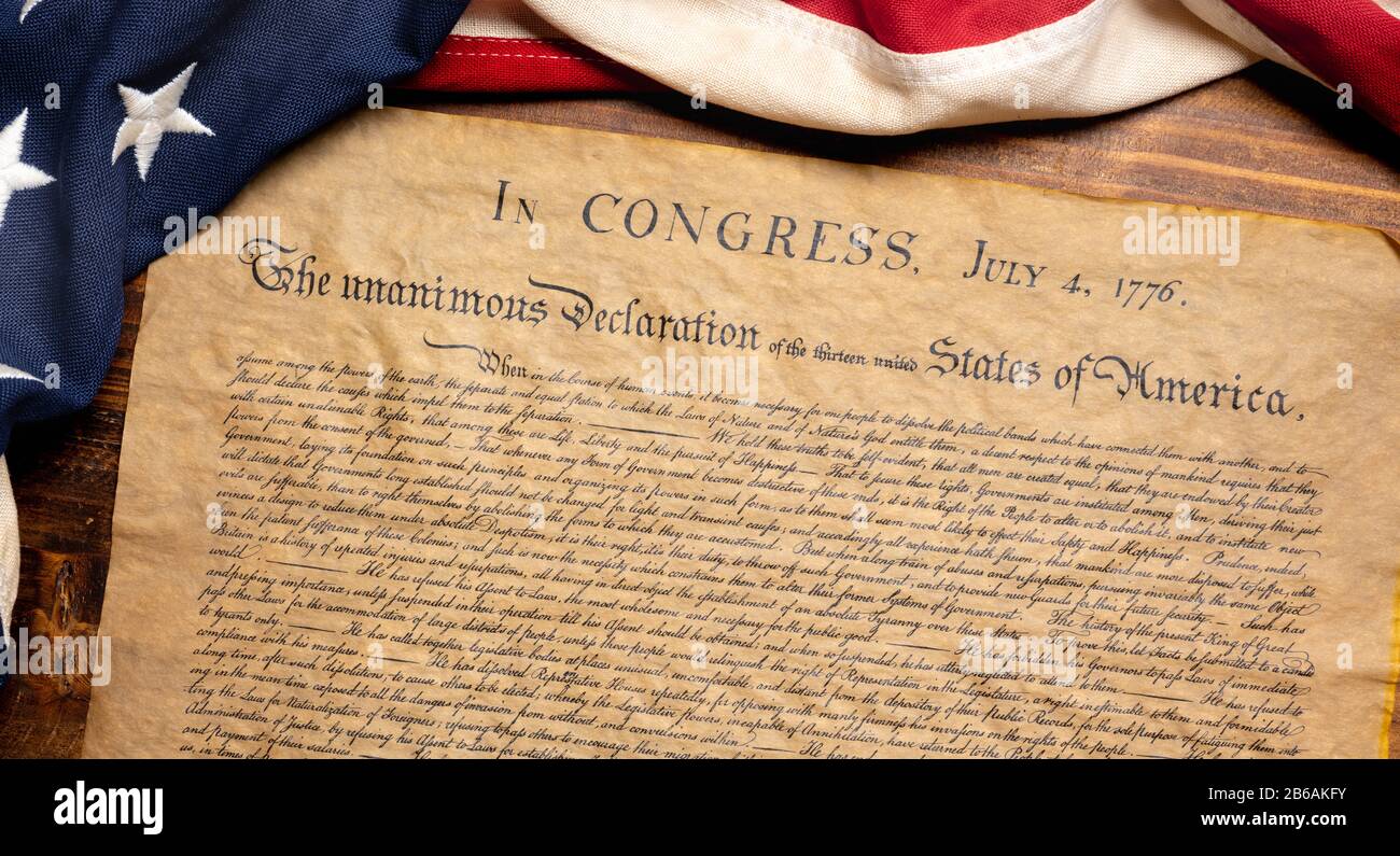 Unabhängigkeitserklärung der Vereinigten Staaten mit einer alten amerikanischen Flagge Stockfoto