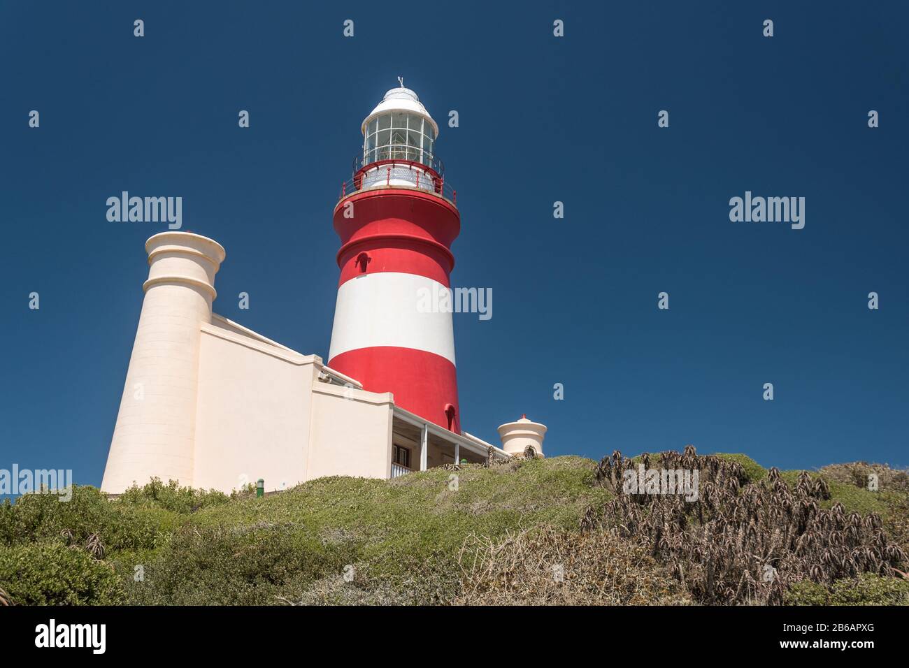 Cape Agulhas Lighthouse am Südlichsten Zipfel Afrikas, einem Punkt entlang der Garden Route in Südafrika Stockfoto
