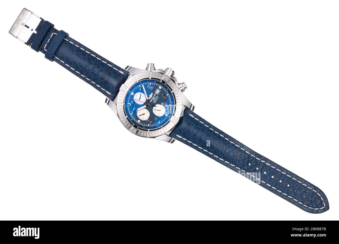 Eine blaue und silberne Breitling Armbanduhr mit blauem Lederriemen. Stockfoto