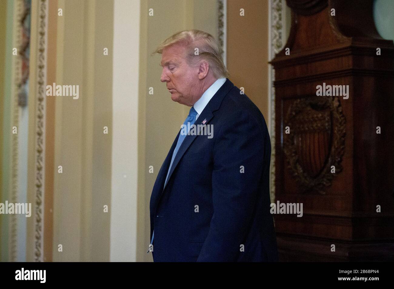 Präsident der Vereinigten Staaten Donald J. Trump verlässt das Haus, nachdem er am Dienstag, den 10. März 2020, im United States Capitol in Washington, DC, USA, an Einem Mittagessen der Republikanischen Politik teilgenommen hat. Kredit: Stefani Reynolds/CNP /MediaPunch Stockfoto