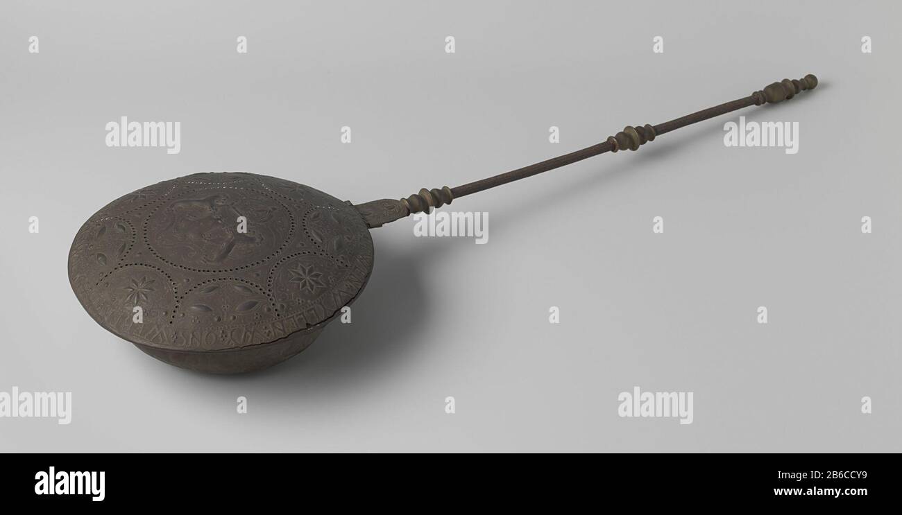 Bettdecke mit Wappen zwischen zwei Löwen Het voorwerp bestaat uit zeven delen: De ijzeren Stahl met de Ring, Stockfoto