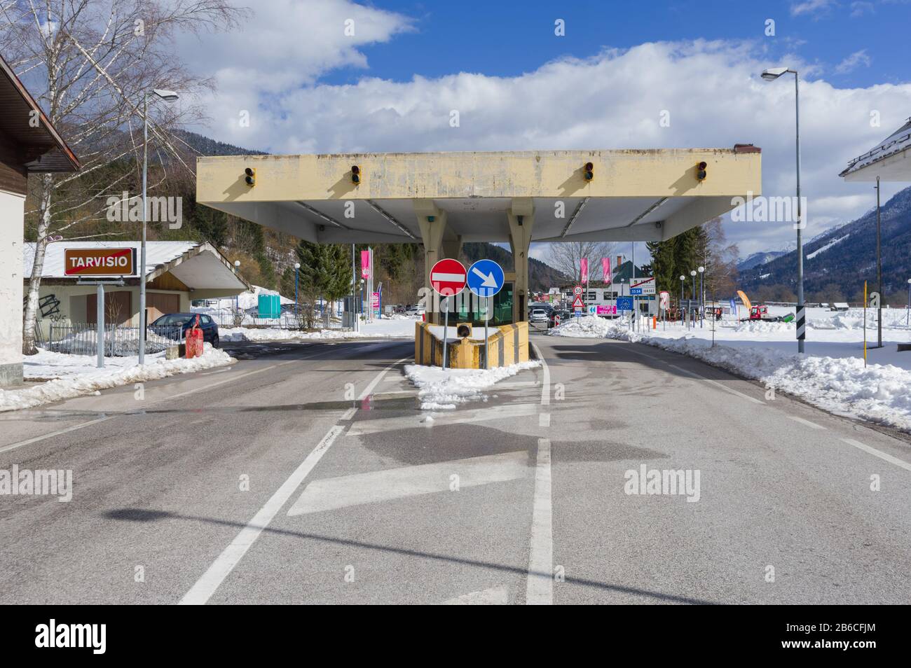 Tarvisio, Italien (8. März 2020) - Die italienische Seite der Grenze zwischen Slowenien und Italien bei Fusine (Tarvisio) Stockfoto