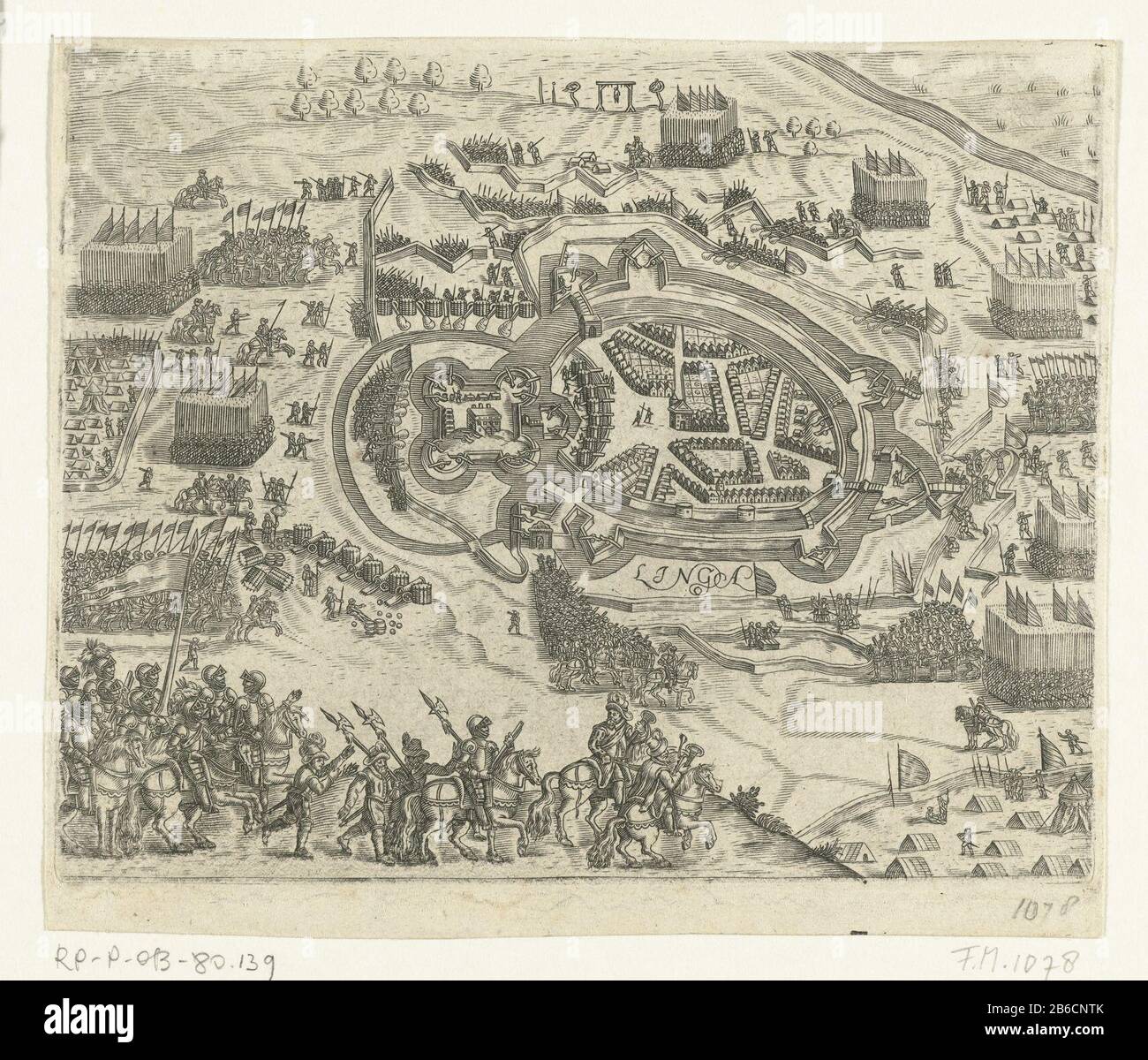 Belagerung und Eroberung Lingens, 1597 Belagerung und Eroberung Lingens durch die Armee der Staaten unter Prinz Maurice, 12. november 1597. Plan der Stadt mit den Stellungen der belagernden Truppen, im Vordergrund eine Pferdeprozession. Ohne die Unterschrift von vier Zeilen in lateinischer und numerischer Sprache. Auf der Rückseite mit Text in Latijn abgedruckt. Hersteller: Druckmaschine: Anonym zu drucken von: Bartholomeus Willemsz. DolendoPlaats Herstellung: Nordniederland Datum: 1613 - 1615 Physikalische Eigenschaften: Engra-Material: Papiertechnik: Engra (Druckverfahren) Messungen: Plattenkante: H 130 mm × W 16 Stockfoto