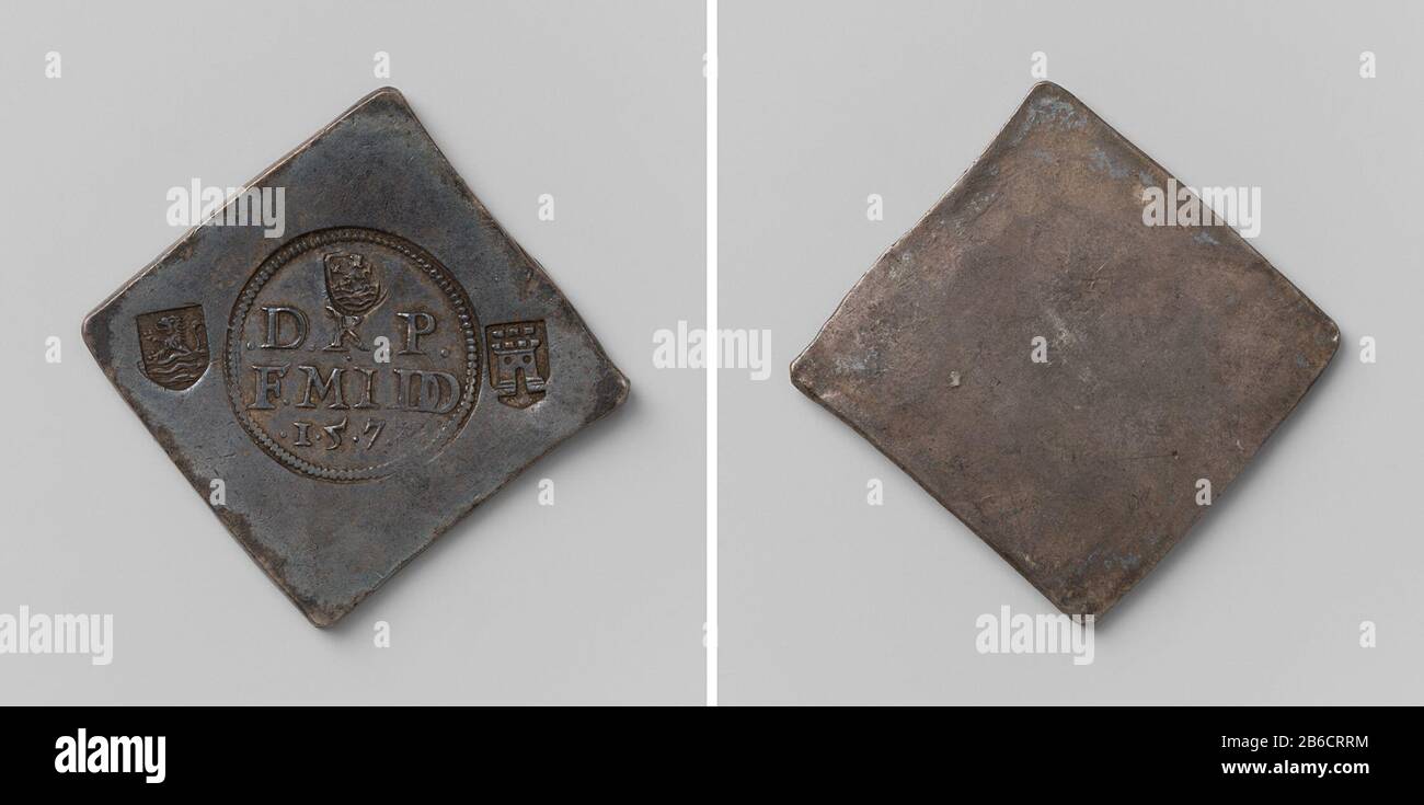 Belagerung von Middelburg eenzijdige, ruitvormige noodmunt. Voorzijde: Vier Stempel: Opschrift in ronde parelrand; Links en over middelste stempel heen: Staatswapen, rechts: Stadswapen. Keerzijde: Blanco Hersteller: AnoniemPlaats Herstellung: Middelburg dating: 20-dez-1572 Material: Zilver Techniek: Slaan Abmessungen: H 4,8 cm. × b 4,9 cm. × g 29,17 gr Betreff: Tachtigjarige OorlogBeleg van MiddelburgWanneer: 1572 - 1574-02-19 Stockfoto