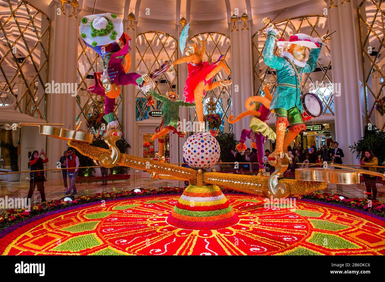 Die Blumenkreationen im Wynn Palace Hotel in Macau Stockfoto