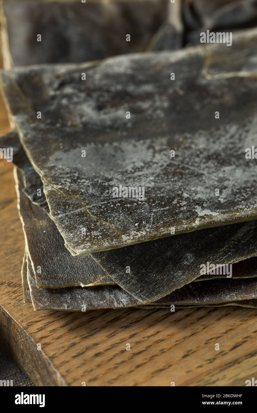 Roh Getrocknete Kombu Kelp Algen bereit zum Kochen Stockfoto