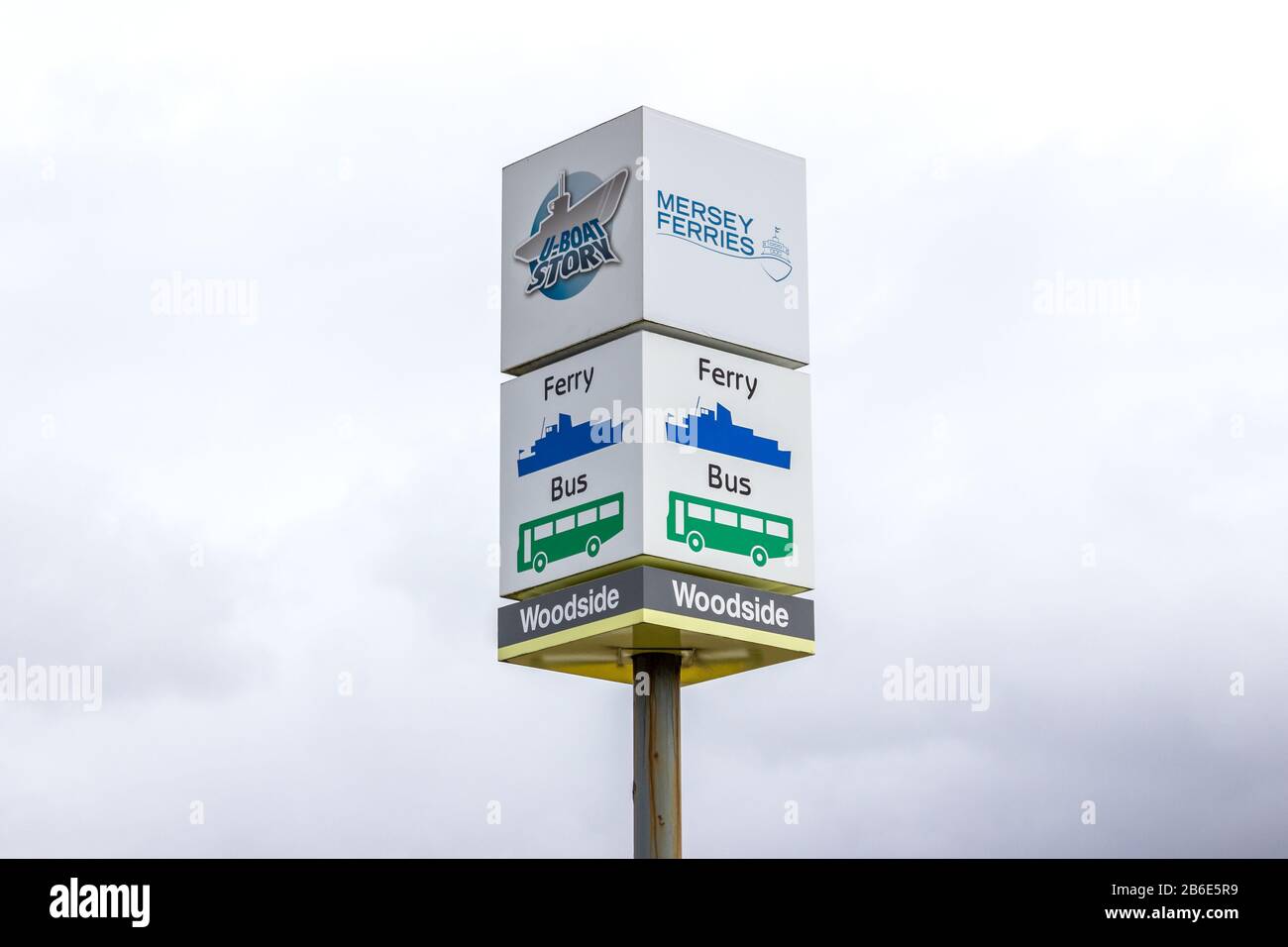 Schild zum Fährhafen von Woodside, Birkenhead Stockfoto