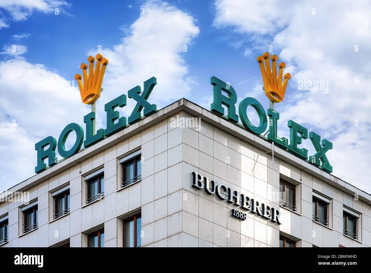 Frankfurt, 01.03.2020: Das Logo der Firma Rolex auf einem Dach eines  Gebäudes in Frankfurt Stockfotografie - Alamy