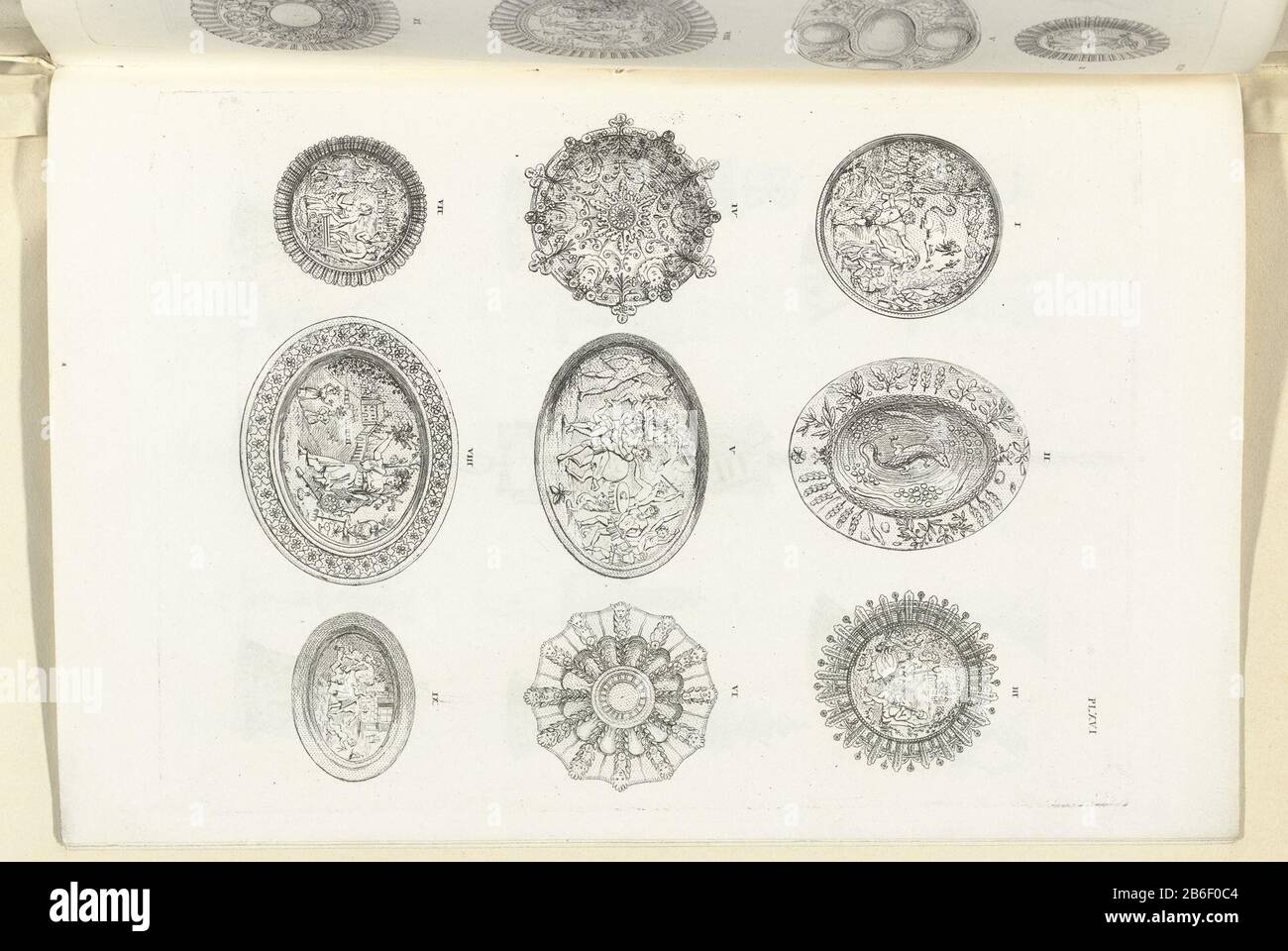 Platten, Platte XVI Leaf mit neun Platten, nummerierte I-IX Platte XVI. Hersteller : Druckerhersteller Charles OnghenaPlaats Herstellung: Belgien Datum: 187 - 186 Physikalische Merkmale: Ätzmaterial: Papiertechnik: Ätzmaße: Plattenkante: H 212 mm × W 159 mmToelichtOnderdeel von Illustrationen: Objekte Rares recueillis et PUBLIES par Joan. D'Huyvetter, P.F. Goesin-Verhaege, Gent, 1829, Platte XVI Die französische Ausgabe enthält die richtige Art von Datensatz wie die niederländische, ist jedoch kleiner, beidseitig und ohne Einführung gedruckt. Das internationale Magazin der SA zurückgebunden Stockfoto
