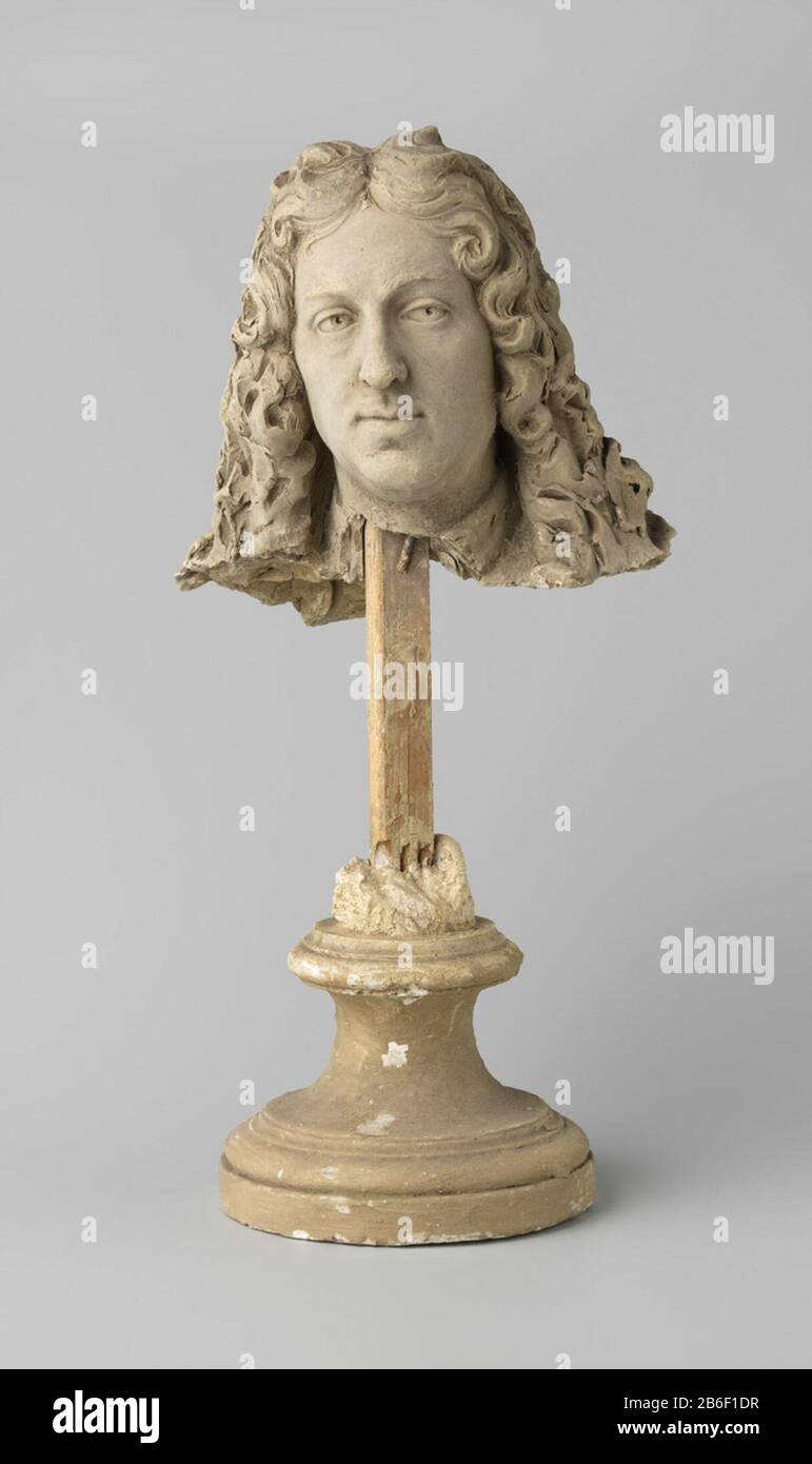 Büste eines Mannes Borstbeeld van een man Objekttyp : Geldhouwwerk Objectnummer: BK-18828 Hersteller : Geldhouwer: Eugène Lacomblé dating: 1800 - 1900 Material: Kei Abmessungen: H 47 cm. × b 22 cm Voetstuk: D 16,5 cm Hoofd: D 19 cm. Stockfoto