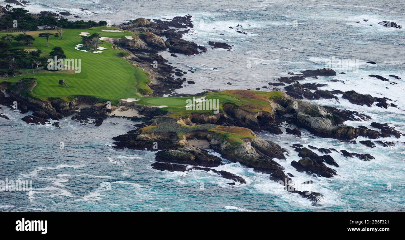 Golfplatz auf einer Insel, Pebble Beach Golf Links, Pebble Beach, Monterey County, Kalifornien, USA Stockfoto