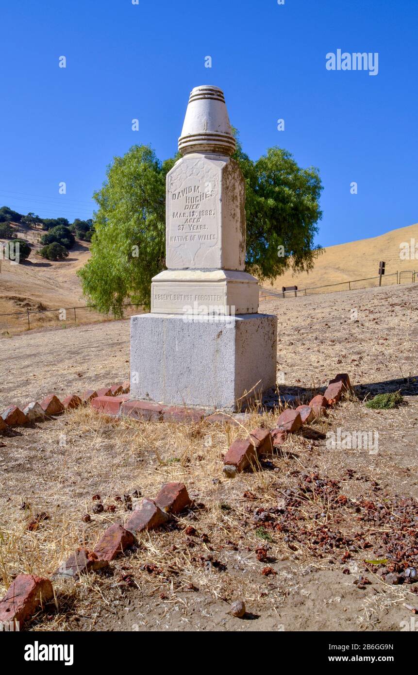 Kopfstein von David M. Hughes auf dem Rose Hill Cemetery, Black Diamond Mines, Nortonville, East Bay Regional Park, Antioch, Kalifornien, USA Stockfoto