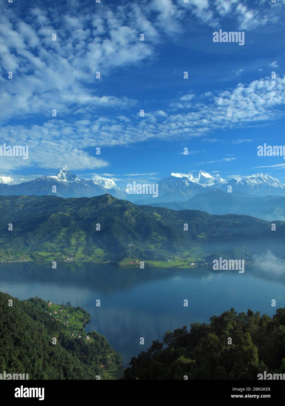 Blick auf die Annapurna Range von Pokhara, Nepal Stockfoto