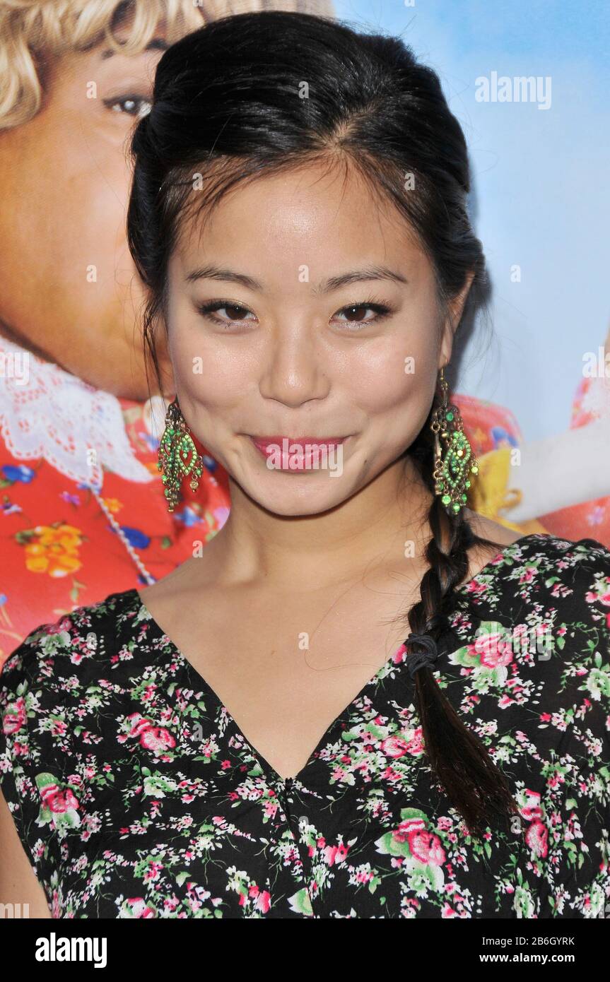 Michelle Ang bei der "Big Mommas: Like Father, Like Son"-Vorführung in Los Angeles im Arclight Cinerama Dome in Hollywood, Kalifornien. Die Veranstaltung fand am Donnerstag, den 10. Februar 2011 statt. Foto von: SBM / PictureLux Alle Rechte Vorbehalten - Aktenzeichen #33984-801SBMPLX Stockfoto