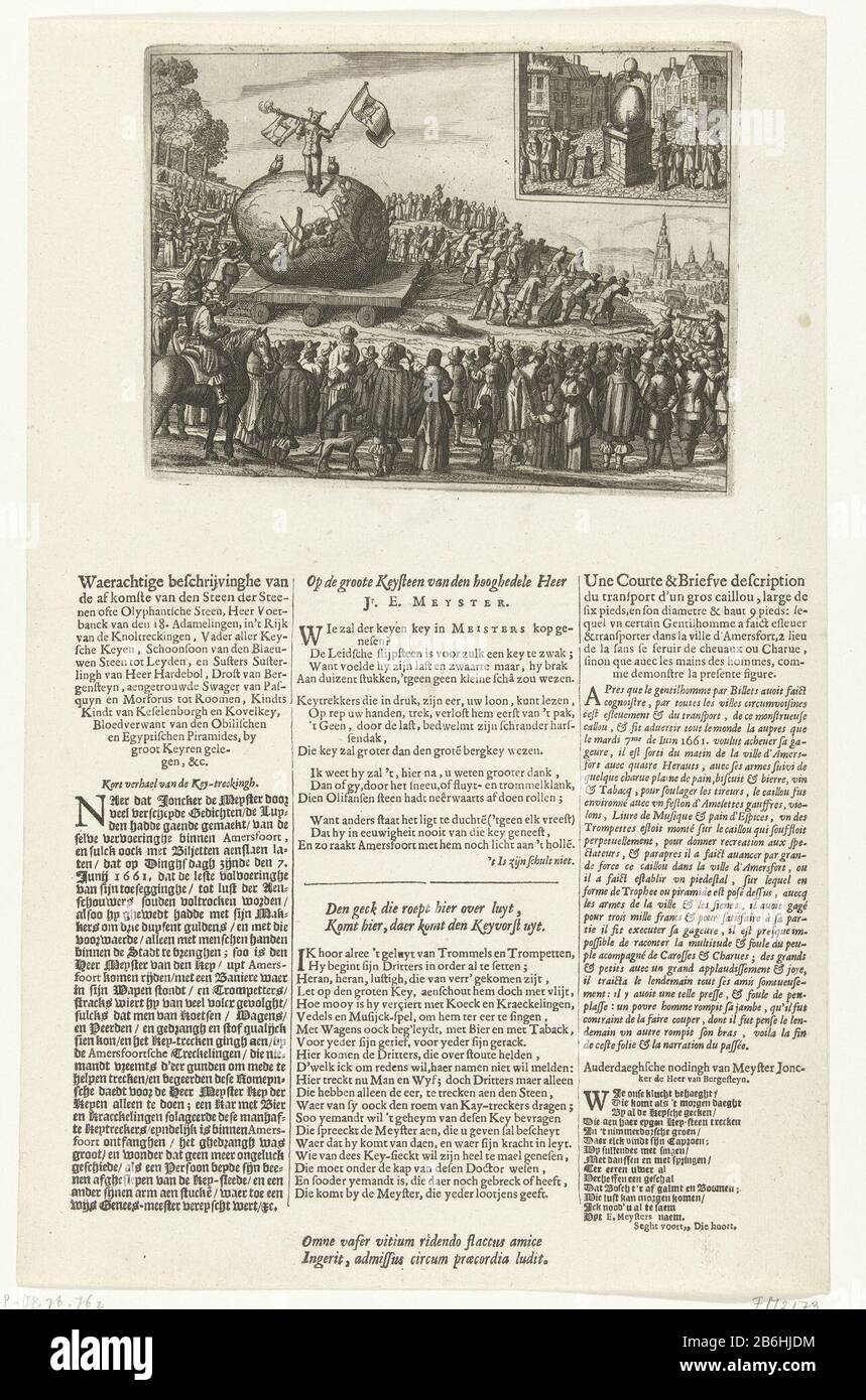 Amersfoort Stone Trekking, 1661 Cartoon auf der Amersfoort Stone Draw. Am 7. Juni 1661 wird Esq angeführt. Everard Meyster ein großer Felsbrocken (Amersfoort Kei) zog den Varkensmarkt in der Stadt Amersfoort aus Leusderheide. Der Felsbrocken liegt auf einem Rollwagen, der von Mannnen mit Seilen gezogen wird. Der Felsbrocken ist ein Spruchband mit Trompeten und Bannern und zwei Eulen, jeder Felsbrocken ein Brezel-Kranz und eine Geige. Mit einer großen Zuschauermenge in der Ferne Amersfoort. Mit einem Einsatz mit einem Bild des Felsens auf einem Podest im Markt. Auf dem Fach unter der Platte wurden drei Säulen des Texts gedruckt Stockfoto