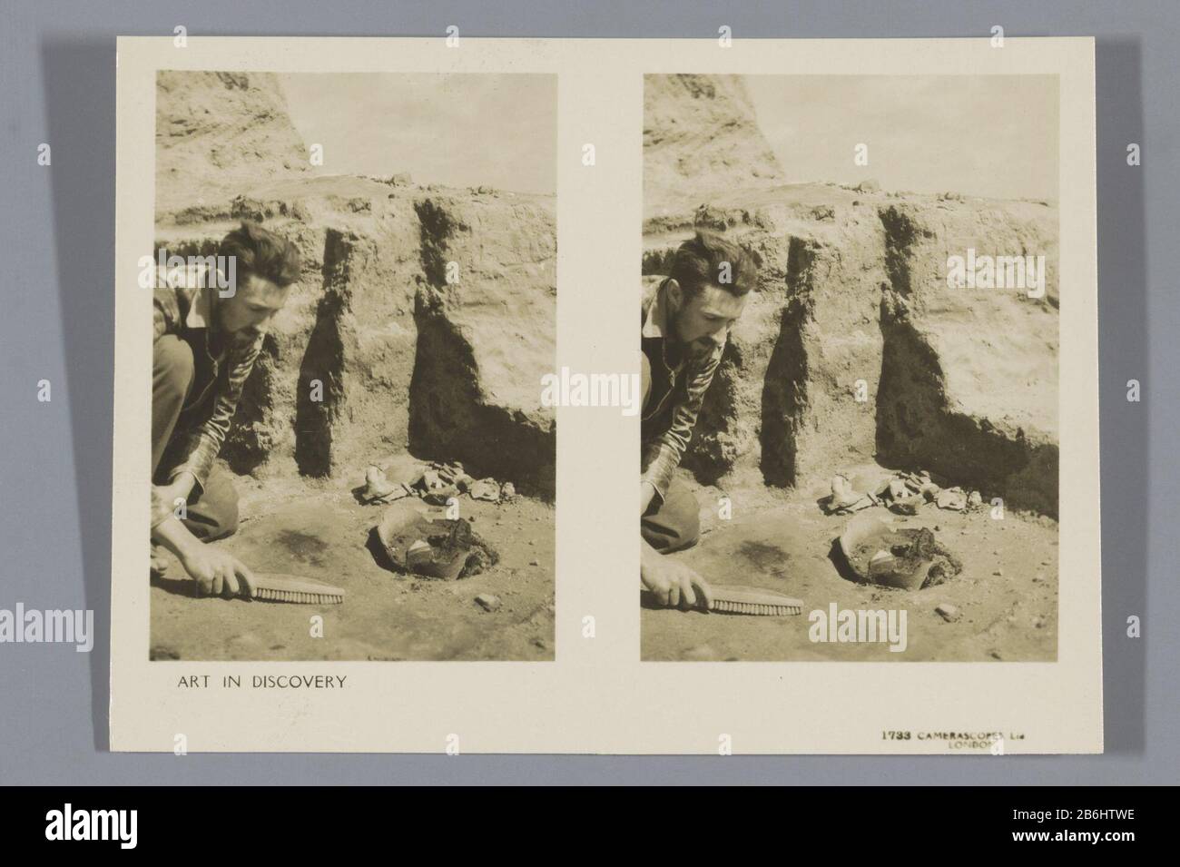 Serie über die Ausgrabungen der britischen Archäologen Gerald Harding und Flinders Petrie bei Tell Jamme in dem damaligen britischen Mandat Palestina. Hersteller : Fotograf: Anonymer Verleger: Camera Copes Ltd. (Denkmalgeschütztes Gebäude) Herausgeber: Coronet Camera Co. (Denkmalgeschütztes Eigentum) Ort Herstellung: Fotograf: Palestine Herausgeber: London Herausgeber: Birmingham Datum: 1926 - 1927 Material: Papiertechnik: Gelatine Silber Druckabmessungen: Hauptträger: H 82 mm × W 112 mm Thema: Ausgrabung  Archäologie wo: Palestine Tell Jammé Stockfoto