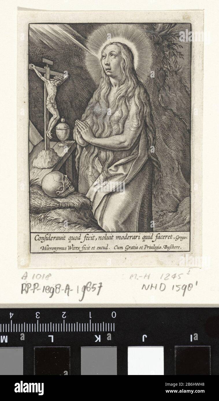 Die Penitent Maria Magdalena De Boetvaardie Maria Magdalena bidt voor een Kruzifix in een Grot. Voor haar een gesel, een schedel en haar zalfpot. In de marge een onderschrift in het Latijn. Hersteller : Hersteller: Hieronymus wie: Rix (vermeld op object)uitgever: Hieronymus Wierix (vermeld op object)verlener van privilege: Joachim de Bugere (vermeld op object)Plaats Herstellung: Antwerpen dating: 1563 - voor 1619 Physical kenmerken: Tiefdruckmaterial: Papierer Techniek: Graveren mm (H uktuké: 89 ×) Abmessungen: 89 mm (B) Die Buße St. Maria Magdalena (oft vor einem cav Stockfoto