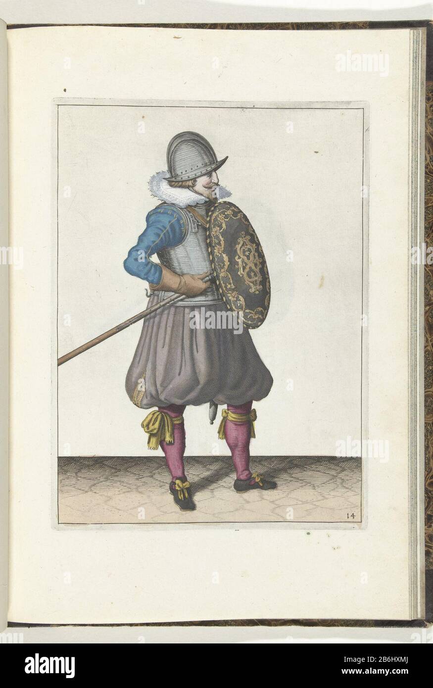 Die Übung mit Schild und Speer, mit der der Soldat zwei Mal den Speer in die Lage bringt, die zweite Bewegung zu ziehen (Nr. 14), 1618 die Übung mit Schild und Speer, bringt der Soldat zwei Mal den Speer in die Lage, die zweite Bewegung, 1618, zu ziehen. Teil der Illustrationen: Adam van Breen, Nassauische Waffenhandel, 1618, Platte . Nr. 14. Um 1600 sein. Hersteller : zu einem Entwurf von: Adam van Bree Druckautor: Anonymer Standort Herstellung: Nordholländer Datum: 1616 - 1618 Körperliche Merkmale: Enna, handfarbenes Material: Papiertechnik: Handfarbe / Engra (Druck p Stockfoto
