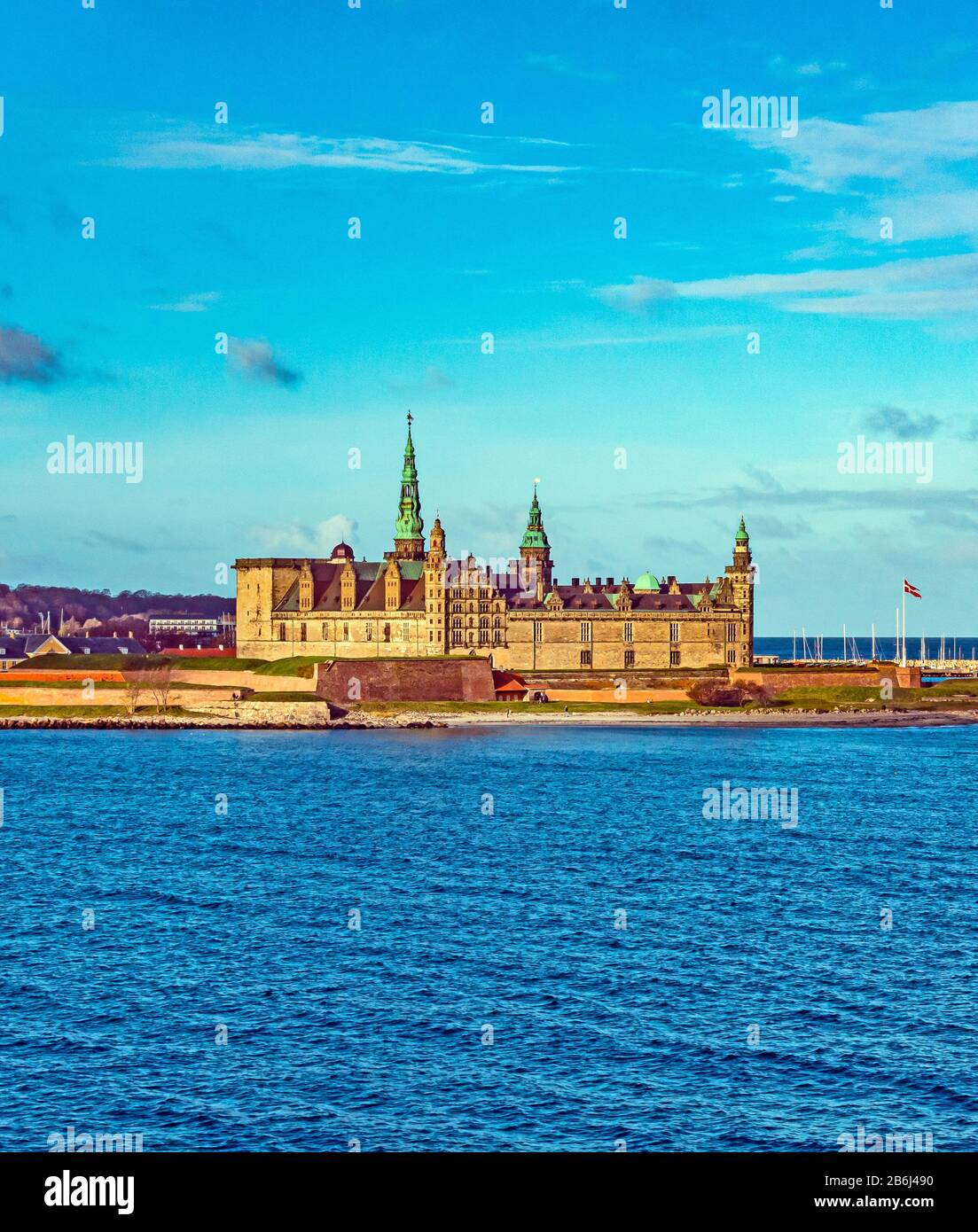 Kronborg Slot (Schloss) in Elsinore Dänemark Europa von Øresund aus gesehen Stockfoto