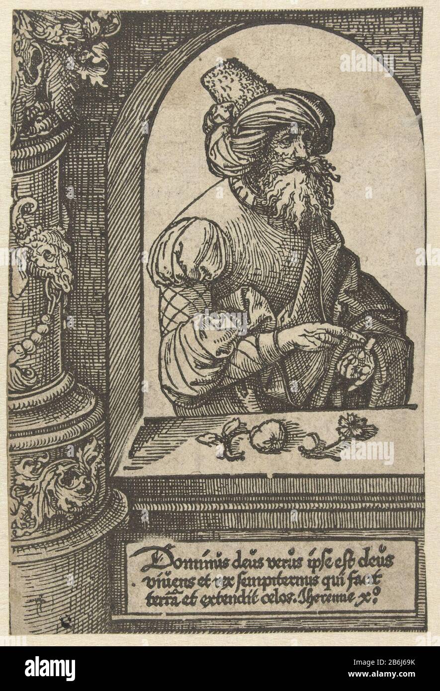 Der Prophet Jeremia, die Propheten (Serientitel) Prophet Jeremia in halber Länge im Torbogen, für ihn apfel und Blume. Am Ende der Linie von Jeremiah 10:10 und 12. Links ornamentale Vervielfachung. Hersteller: Druckhersteller: Jacob Cornelisz. Oostsanenplaats der Herstellung: Niederlande Datum: 1521 - 1525 Physische Merkmale: Holzschnittmaterial: Papiertechnik: Holzschnittmaße: Blatt: H 155 mm (Schnitt) b × 103 mm (Schnitt) Subjekt Jeremiah (nicht im biblischen Kontext); mögliche Attribute: Buch oder Schriftrolle, "der Seetopf" Stockfoto