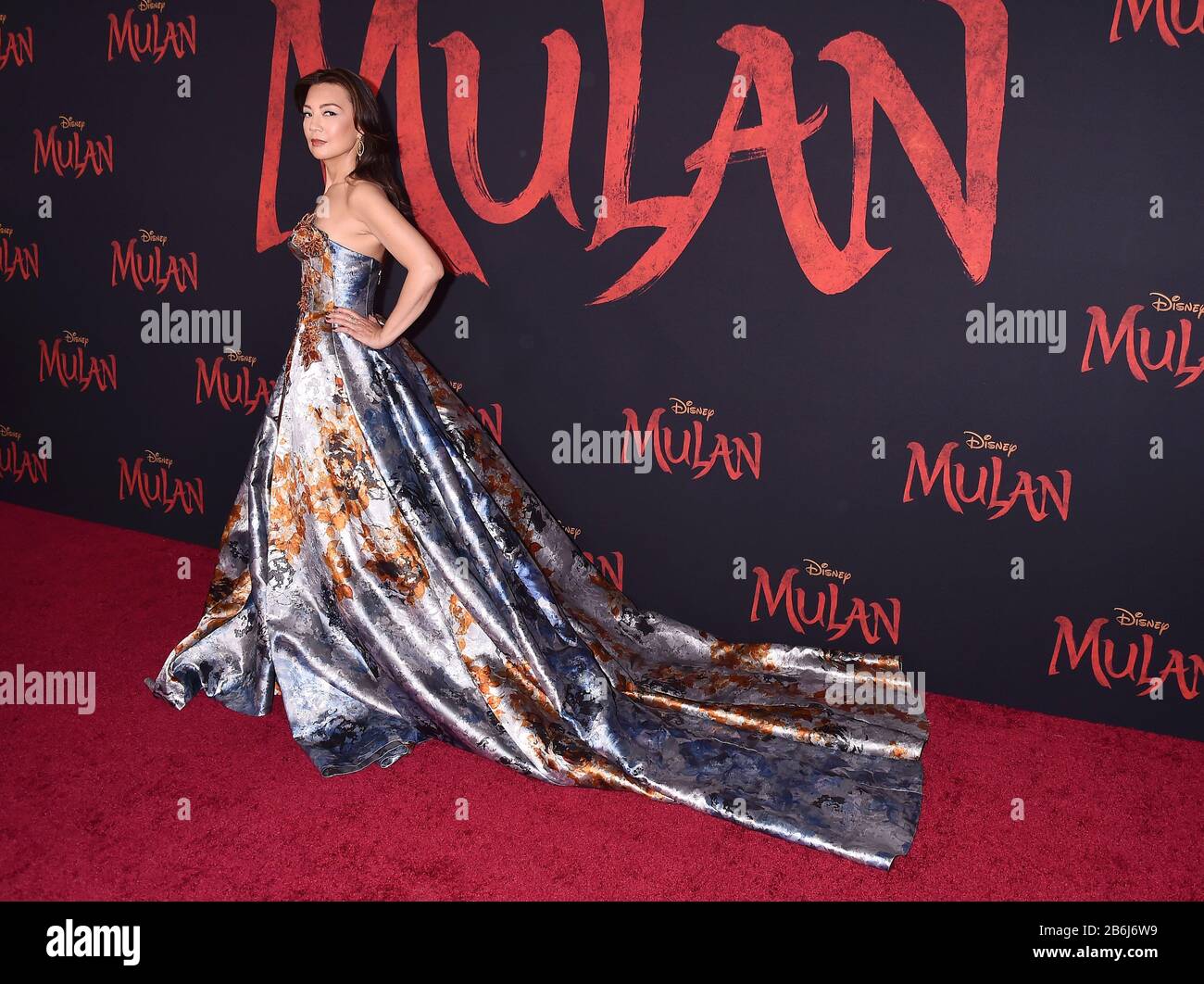 Hollywood, CA - 09. MÄRZ: Ming-Na Wen besucht die Premiere von Disneys "Mulan" im El Capitan Theatre am 09. März 2020 in Hollywood, Kalifornien. Stockfoto