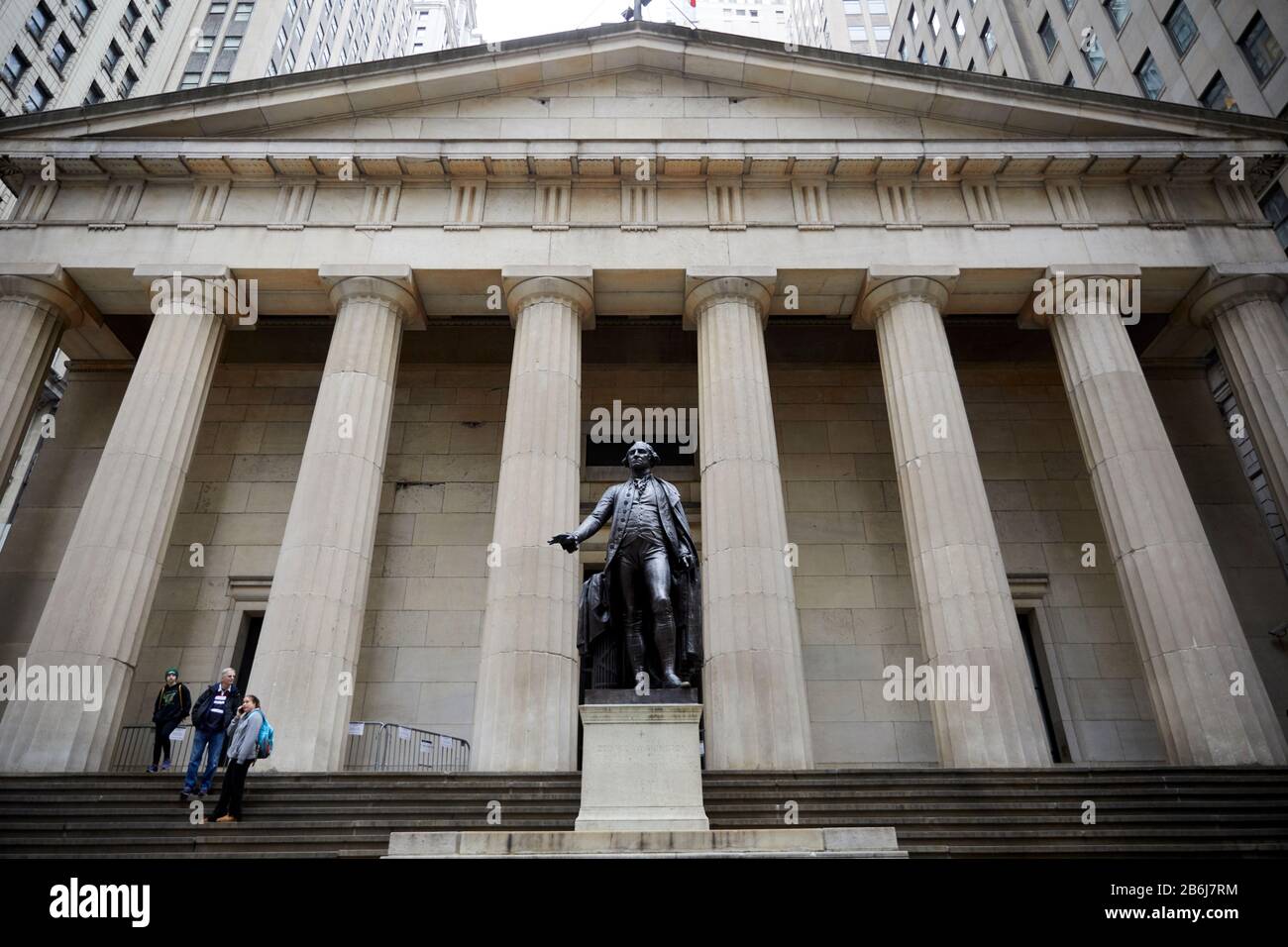 New York City Lower Manhattan George Washington, 1882, von John Quincy Adams Ward, vor dem Federal Hall National Memorial Stockfoto