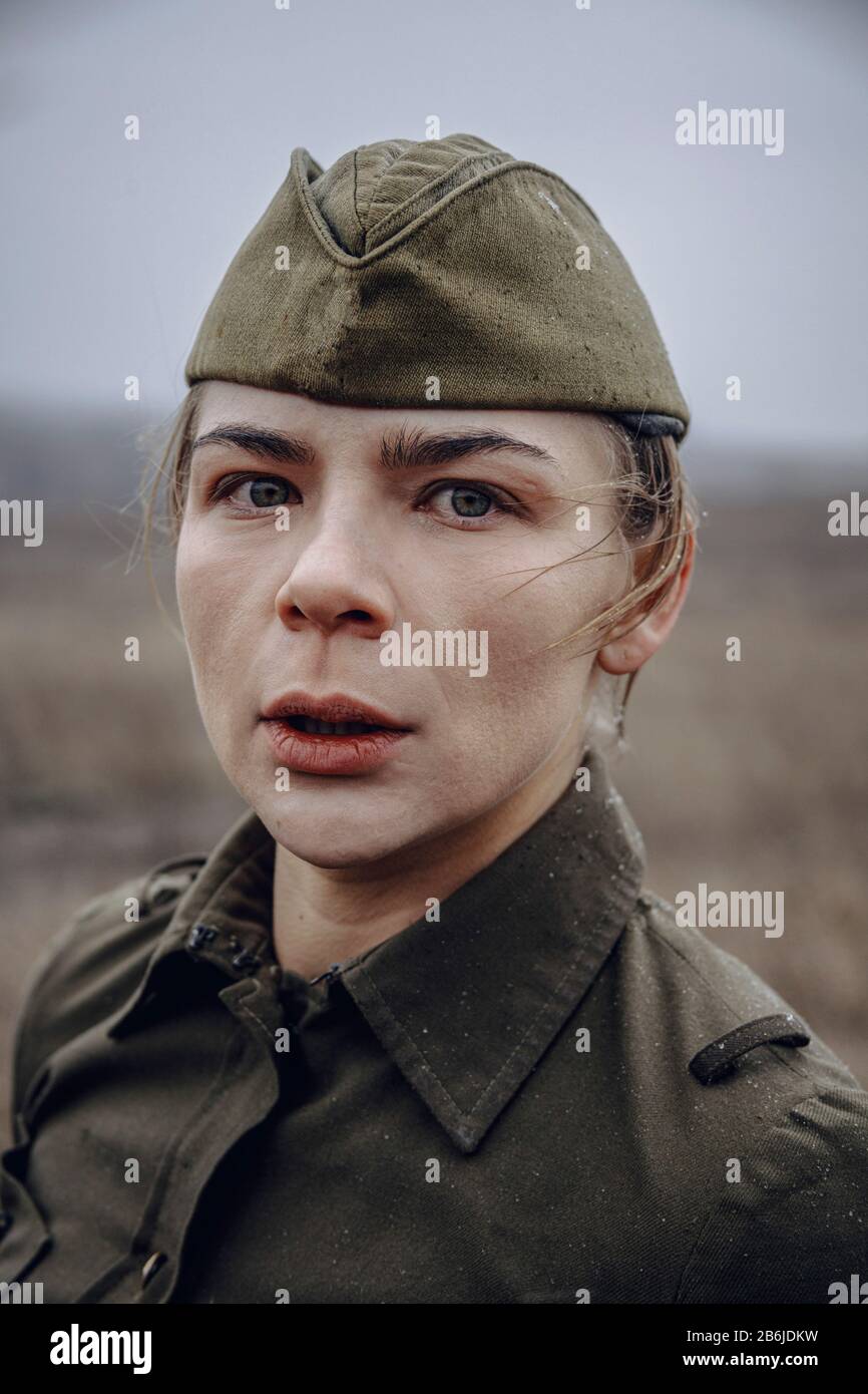 Porträt des sowjetischen Frauenbeamten während des zweiten Weltkriegs Stockfoto