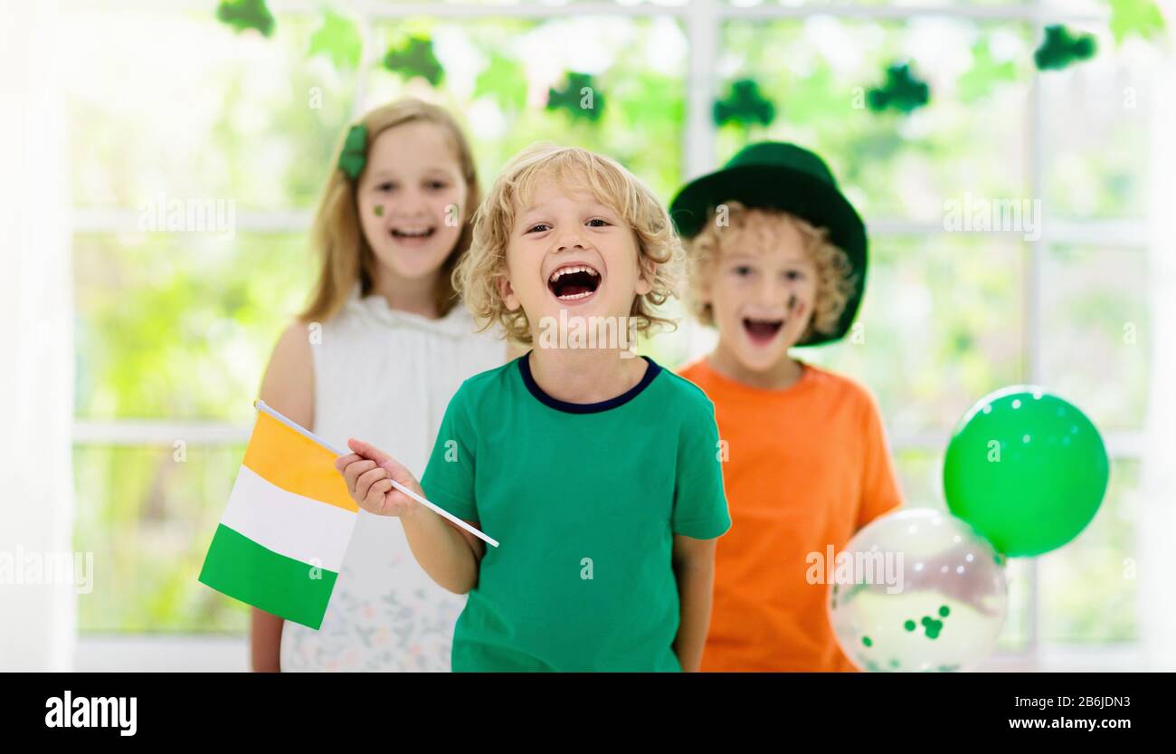 St. Patrick‘s Day Türabdeckung Von BlissYard – Buntes Partydeko-Set Mit Kleeblatt & Zwergen