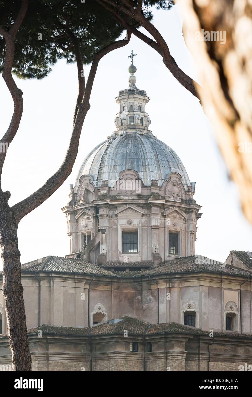 Roma, Italien, 27.11.2019: Kirche der Heiligen Luca und Martina in den kaiserlichen Foren in Rom, Reisereportage Stockfoto
