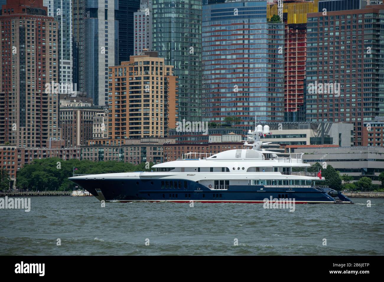 Super Yacht Sycara V am Hudson River, New York. Stockfoto