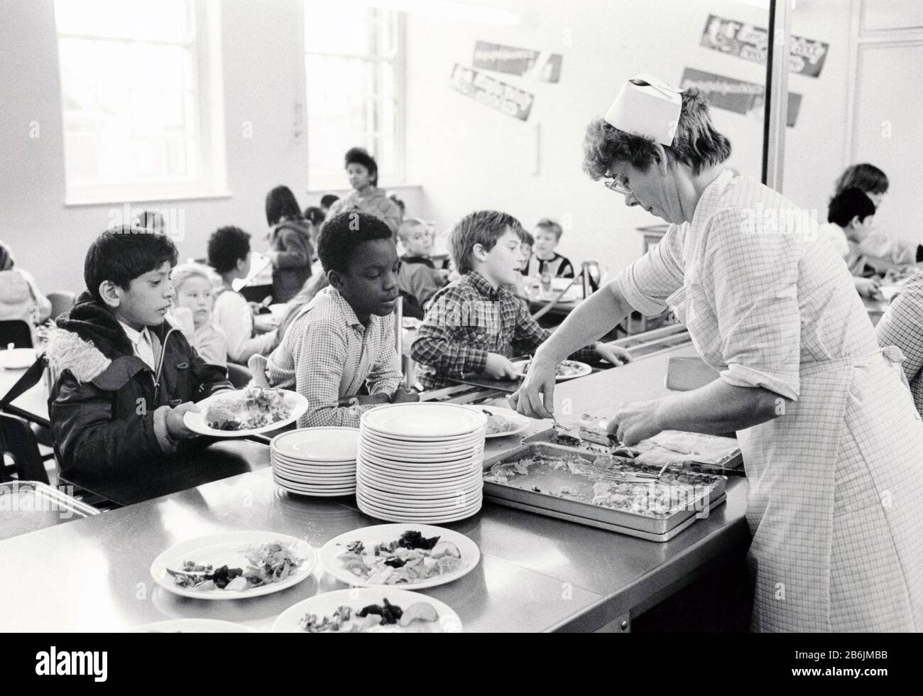 Mittagessen Stanley Junior School, Nottingham UK 1986 Stockfoto