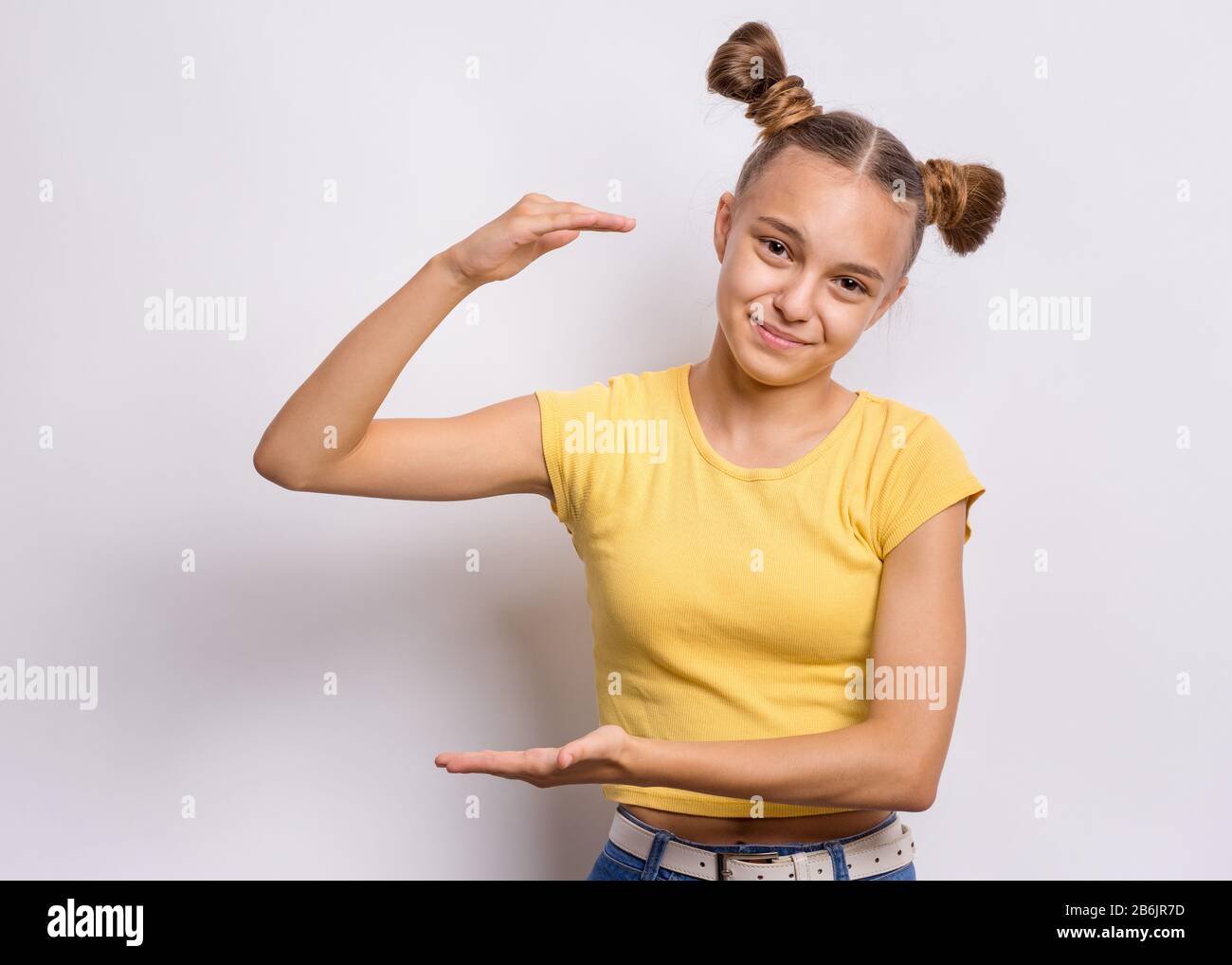 Teen Mädchen Porträt im Studio Stockfoto
