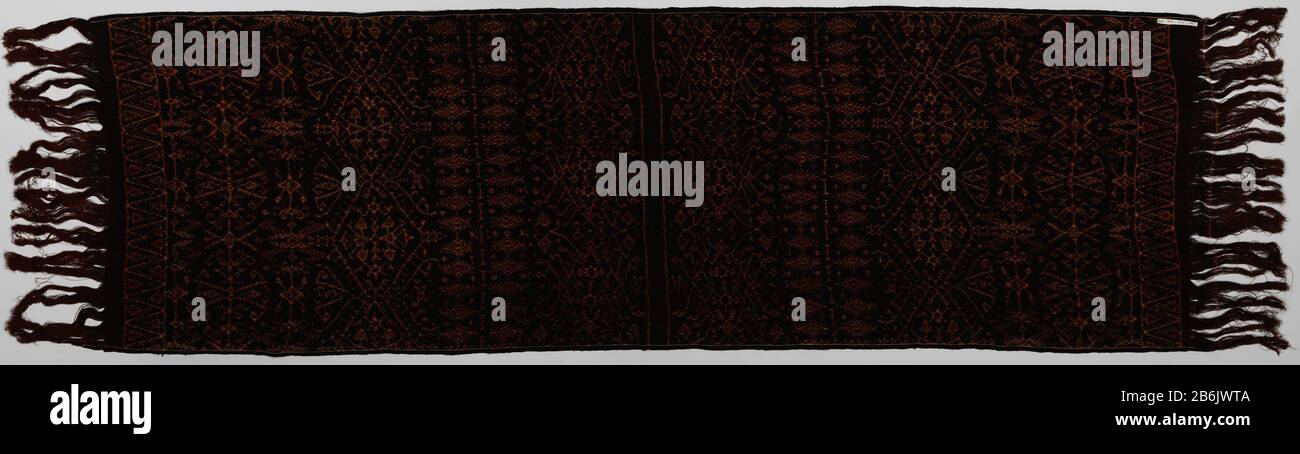 Tuch Doek traf auf geometrisches Motieven. Hersteller : Wever: AnoniemPlaats Herstellung: Flores dating: 1900 - 1949 Physical kenmerken: Geweven katoen; Ketting-Ikat Material: Katoen Techniek: Ketting-ikat / Weven Abmessungen: L 211 cm. (Einschliesslich franje) × l 182 cm. (Zonder franje) × b 56 cm. Stockfoto
