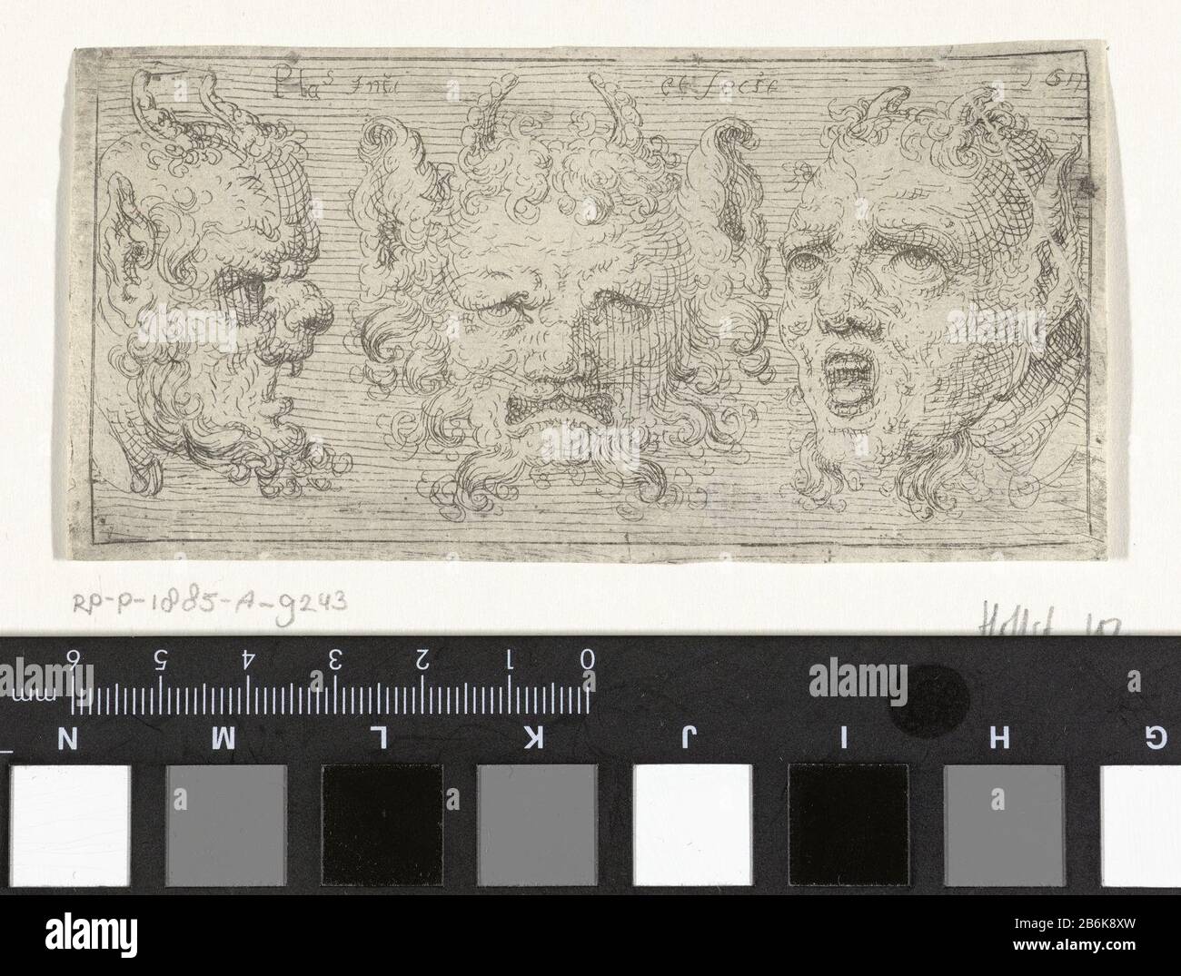 Drei Masken mit Horns Study Journal, die drei großen Köpfe mit Horns Drie Maskers trafen hoornsStudiendad, de drie fantasastige hoofden met hoorns Object Type: Prent Objectnummer: RP-P-1885-A-9243Catalogusreferentie: Hollstein Dutch 102 Inscriptions / Merker: Sammlermarke, verso, gestempeld: 240 Hersteller: Hersteller: Pieter Feddes van Harlingen (vermeld op object)naar igen ontwerp van: Pieter Feddes van Harlingen (vermeld op object)Plaats Herstellen: Friesland dating: 1611 Physische Kenmerken: ETS Material: Papier Techniek: Etsen Abmessungen: Blad: H 59 mm × b 119 mm Betreff: M Stockfoto