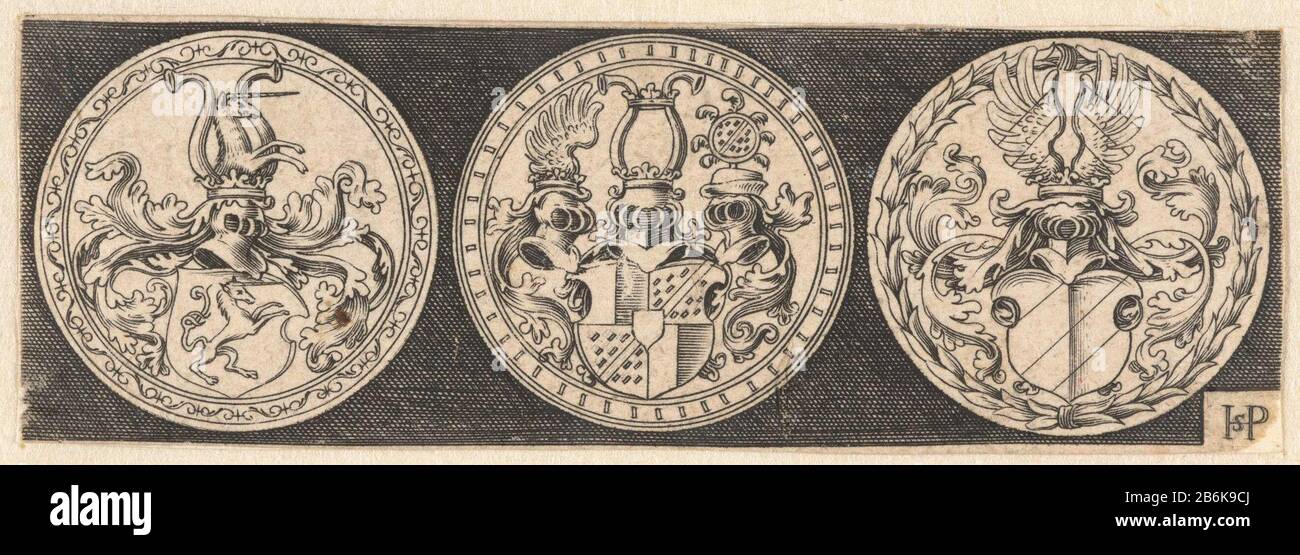 Drei Entwürfe für Pfennige mit Armen auf Schilden Kopie in Spiegelbeeld naar prent van Hans Sebald Beham Hersteller: Naar prent van: Hans Sebald Beham (vermeld op object)prentmaker: Anoniem dating: 1510 - 1599 Physikalisches Kenmerken: Tiefdruckmaterial: Papier Techniek: Graveren (Druké) Abmessungen: Blad: Blad H 28 mm × b 83 mm Betreff: Erinnerungsmedaillenlager, Heraldik Stockfoto