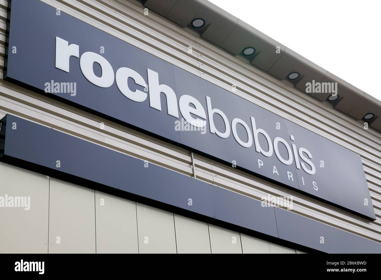 Bordeaux, Aquitanien / Frankreich - 09 24 2019 : Zeichenladen Roche Bobois Shop Logo die französische Firma Verkauft hochwertige Möbel Stockfoto