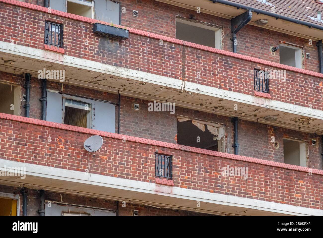 Verlassener wohnblock des rates rund um das Gebiet von Walworth im Südosten Londons Stockfoto