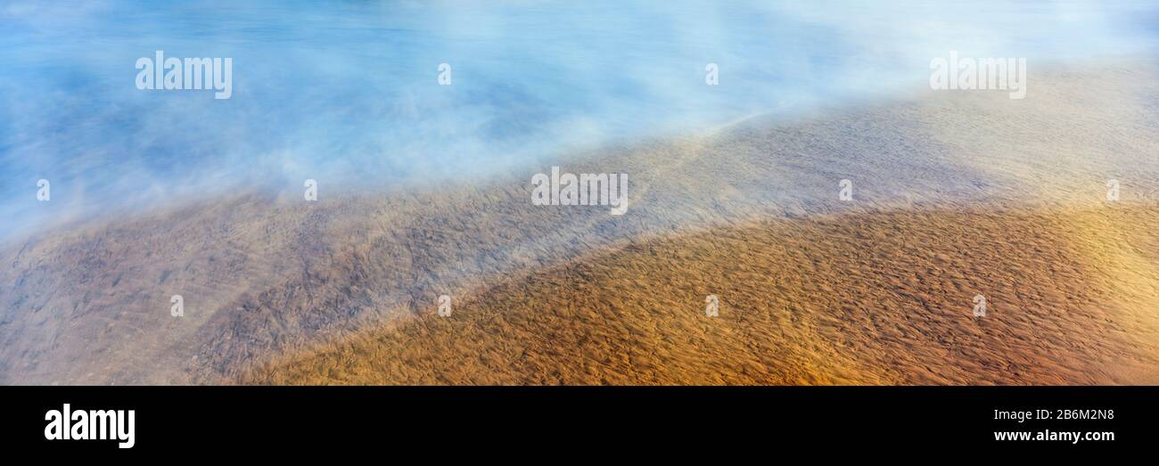 Blick auf die Wellen am Strand, Playas De Rosarito, Baja California Sur, Mexiko Stockfoto