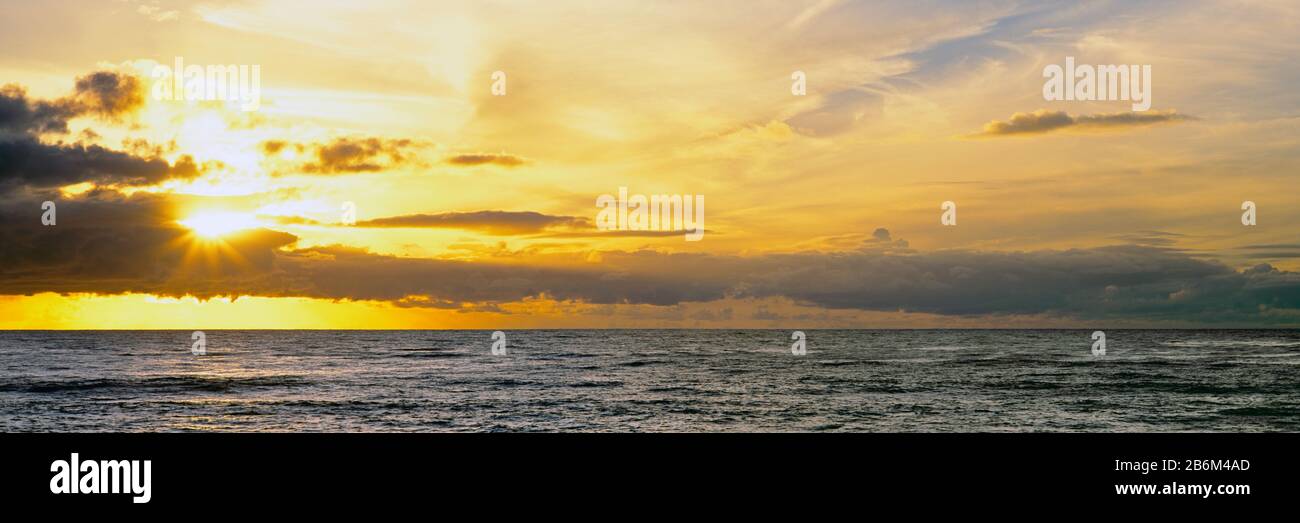 Sonnenuntergang über dem Meer, WindanSea Beach, La Jolla, San Diego County, Kalifornien, USA Stockfoto