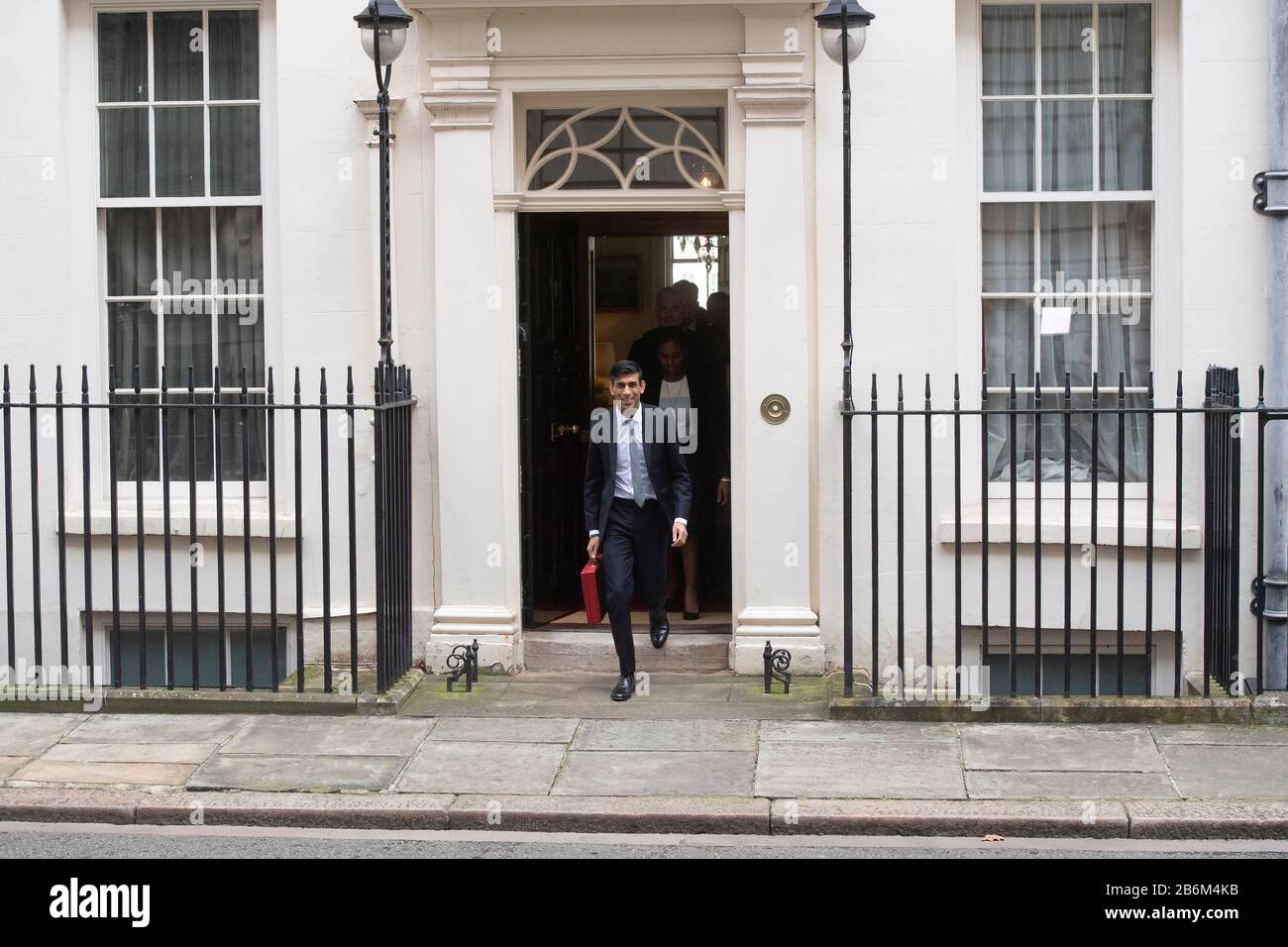 März 2020. London, Großbritannien. Rishi Sunak, Schatzkanzler, verlässt die Downing Street Nr. 11, um sein Budget im Unterhaus zu präsentieren. Foto von Ray Tang/Ray Tang Media Stockfoto