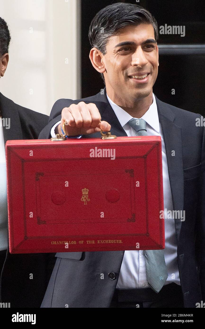 März 2020. London, Großbritannien. Rishi Sunak, Schatzkanzler, verlässt die Downing Street Nr. 11, um sein Budget im Unterhaus zu präsentieren. Foto von Ray Tang/Ray Tang Media Stockfoto