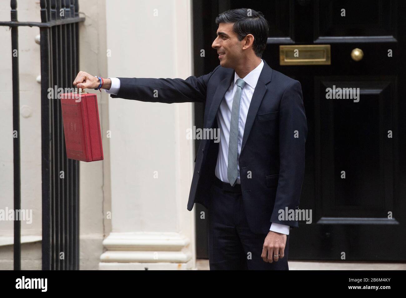 März 2020. London, Großbritannien. Rishi Sunak, Schatzkanzler, verlässt die Downing Street Nr. 11, um sein Budget im Unterhaus zu präsentieren. Foto von Ray Tang/Ray Tang Media Stockfoto